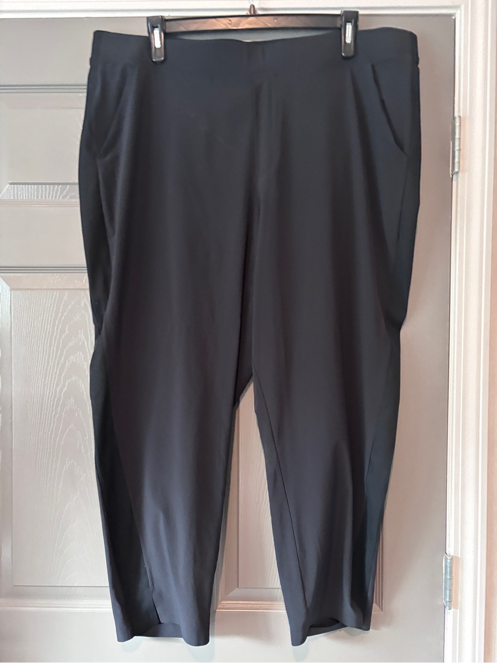 Athleta Brooklyn Ankle Pant 22